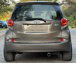 Toyota Ractis 2015 Gray