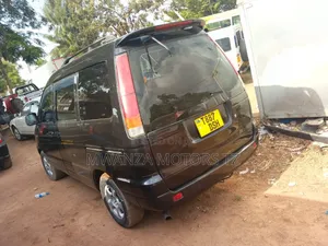 Toyota TownAce Noah 1996 Black