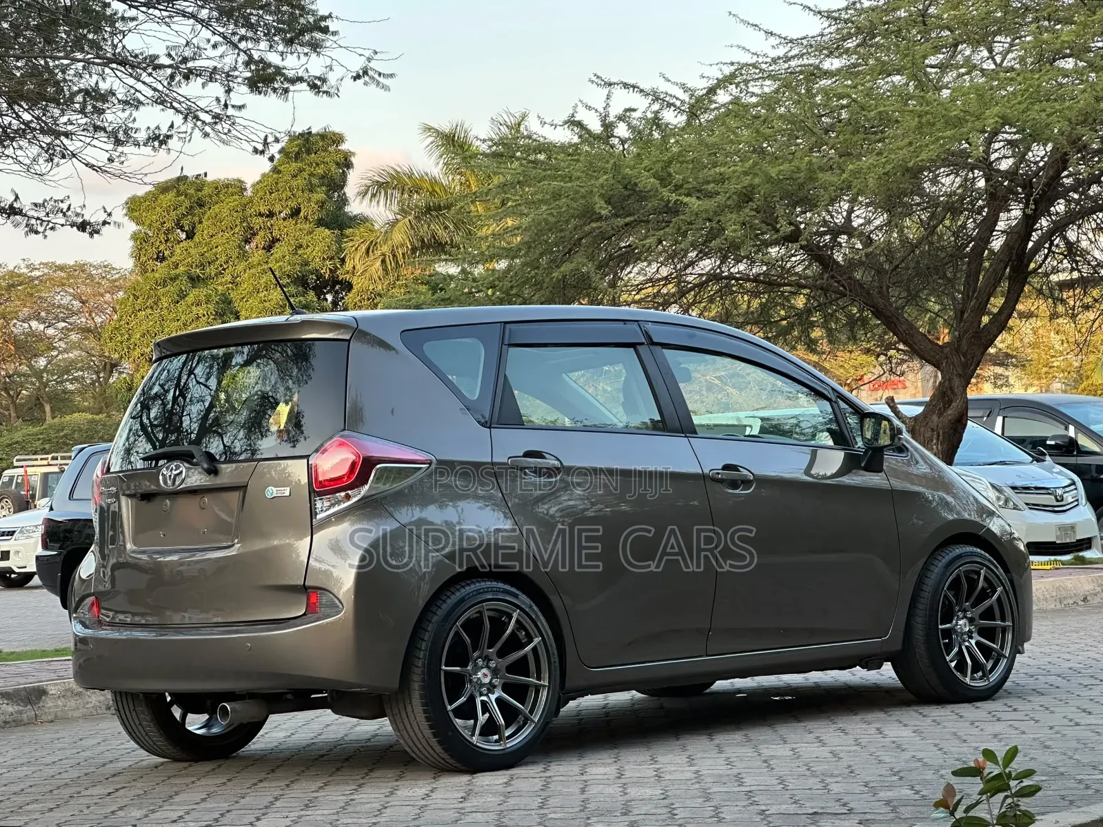 Toyota Ractis 2015 Gray