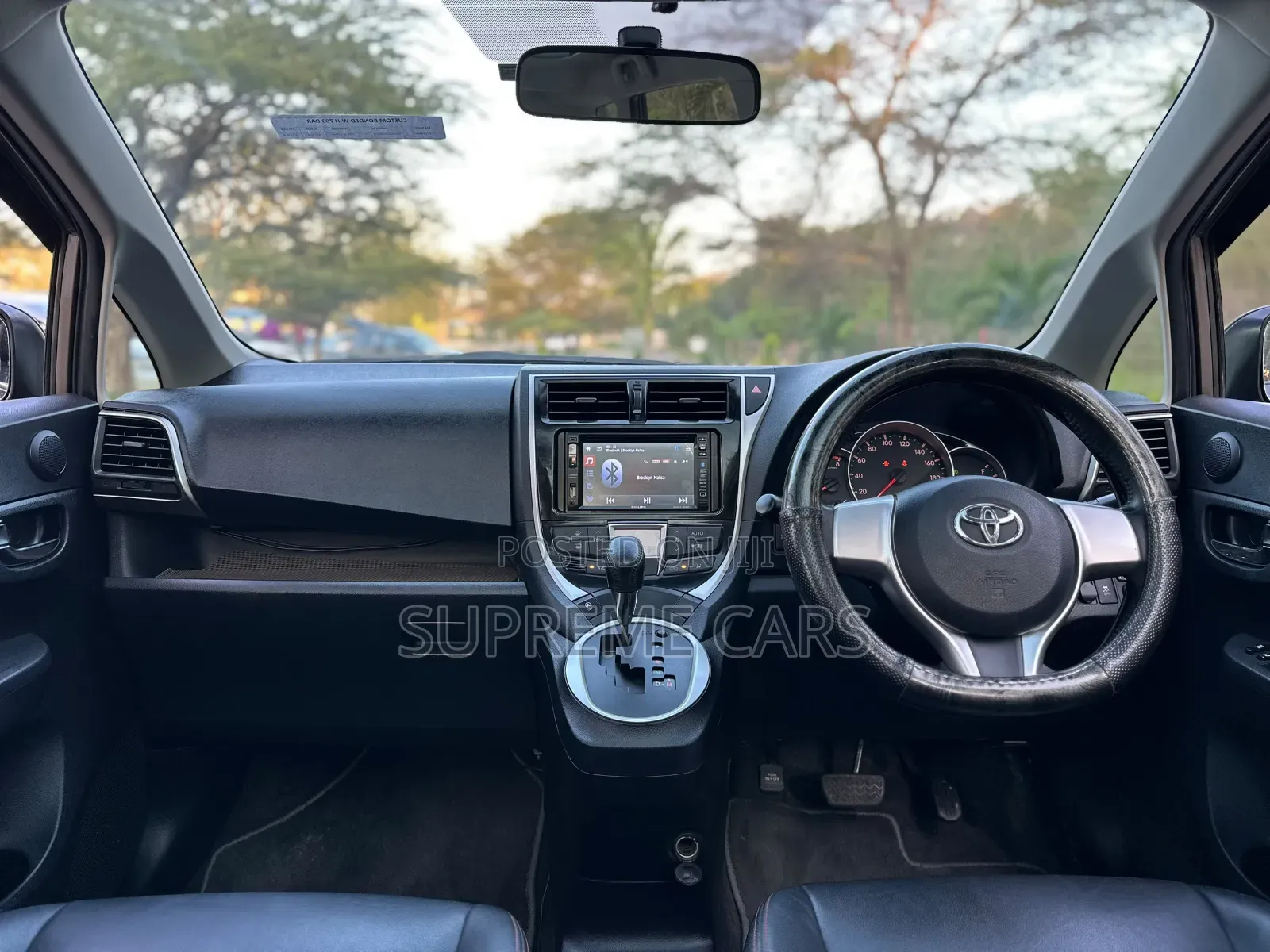 Toyota Ractis 2015 Gray