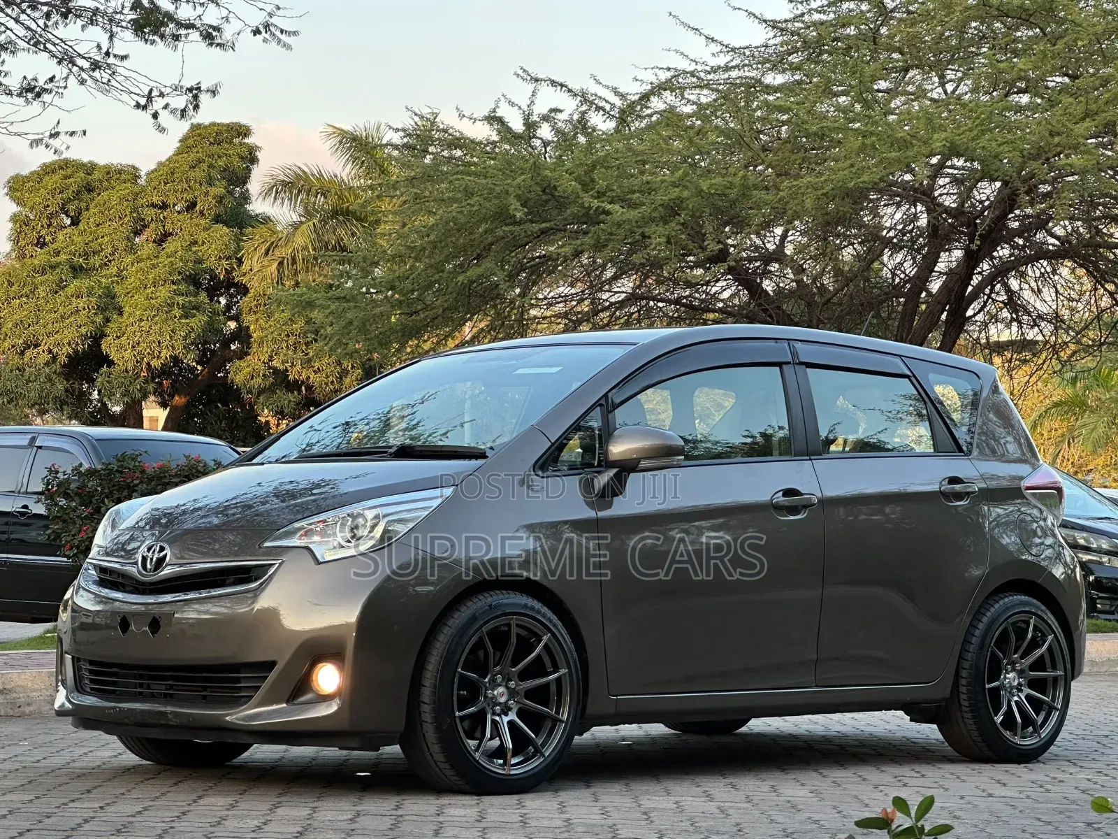 Toyota Ractis 2015 Gray