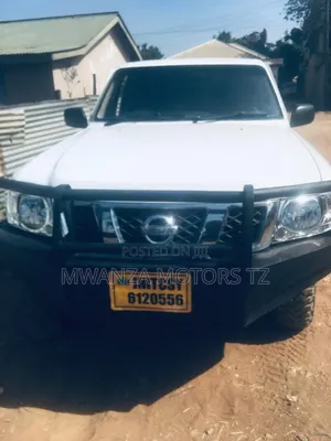 Nissan Patrol 2006 Off white