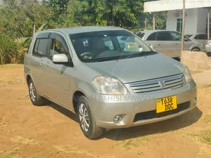 Toyota Raum 2004 Silver