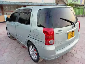 Toyota Raum 1.5 AWD 2004 Beige