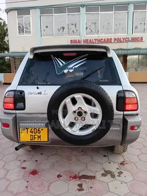 Toyota RAV4 Base FWD 2001 Silver