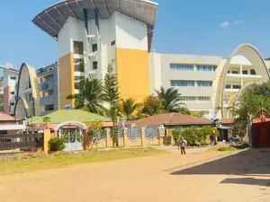 Kiwanja Kinauzwa Pembeni Ya Rock City Mall