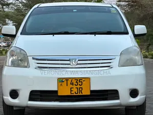 Toyota Raum 2005 White