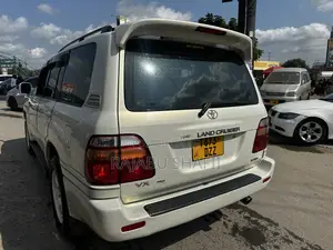 Toyota Land Cruiser HDJ 100 2002 White