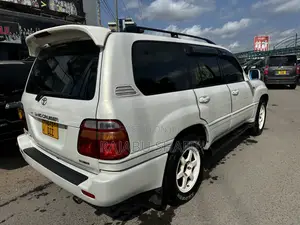 Toyota Land Cruiser HDJ 100 2002 White