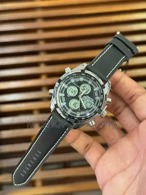Oefox Dual-Display Chronograph Watch Featuring a Black Leather Strap