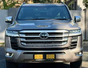 Toyota Land Cruiser LC300 2024