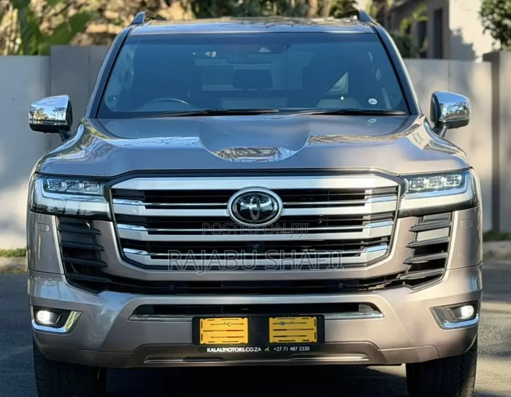 Toyota Land Cruiser LC300 2024
