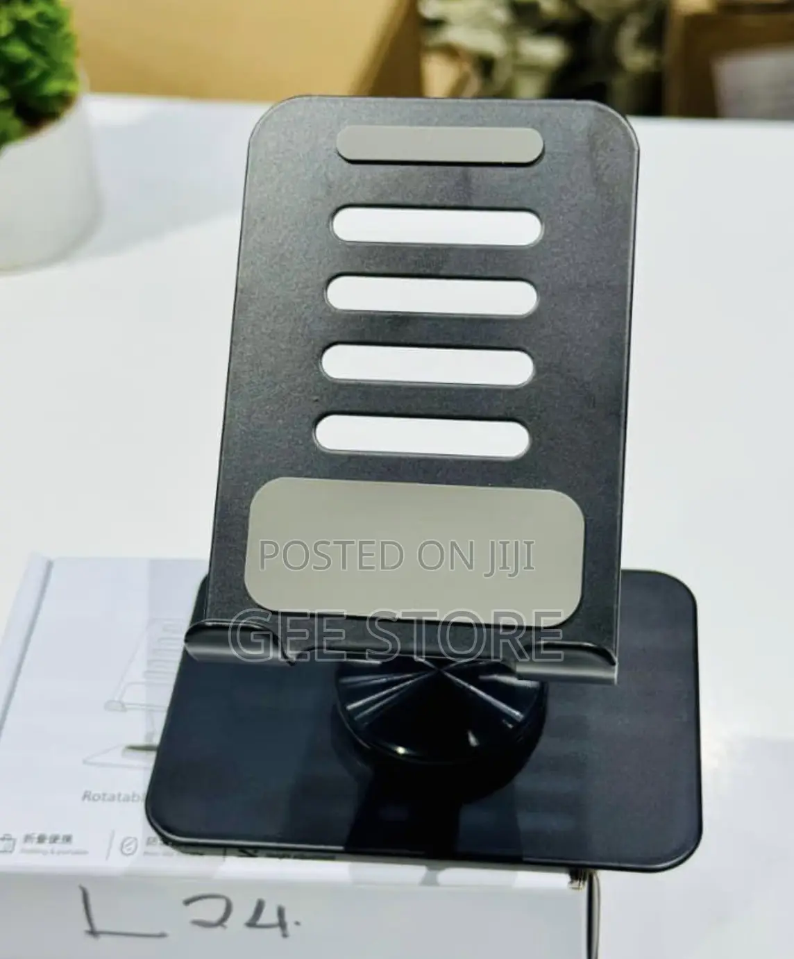 L24 Phone Stand