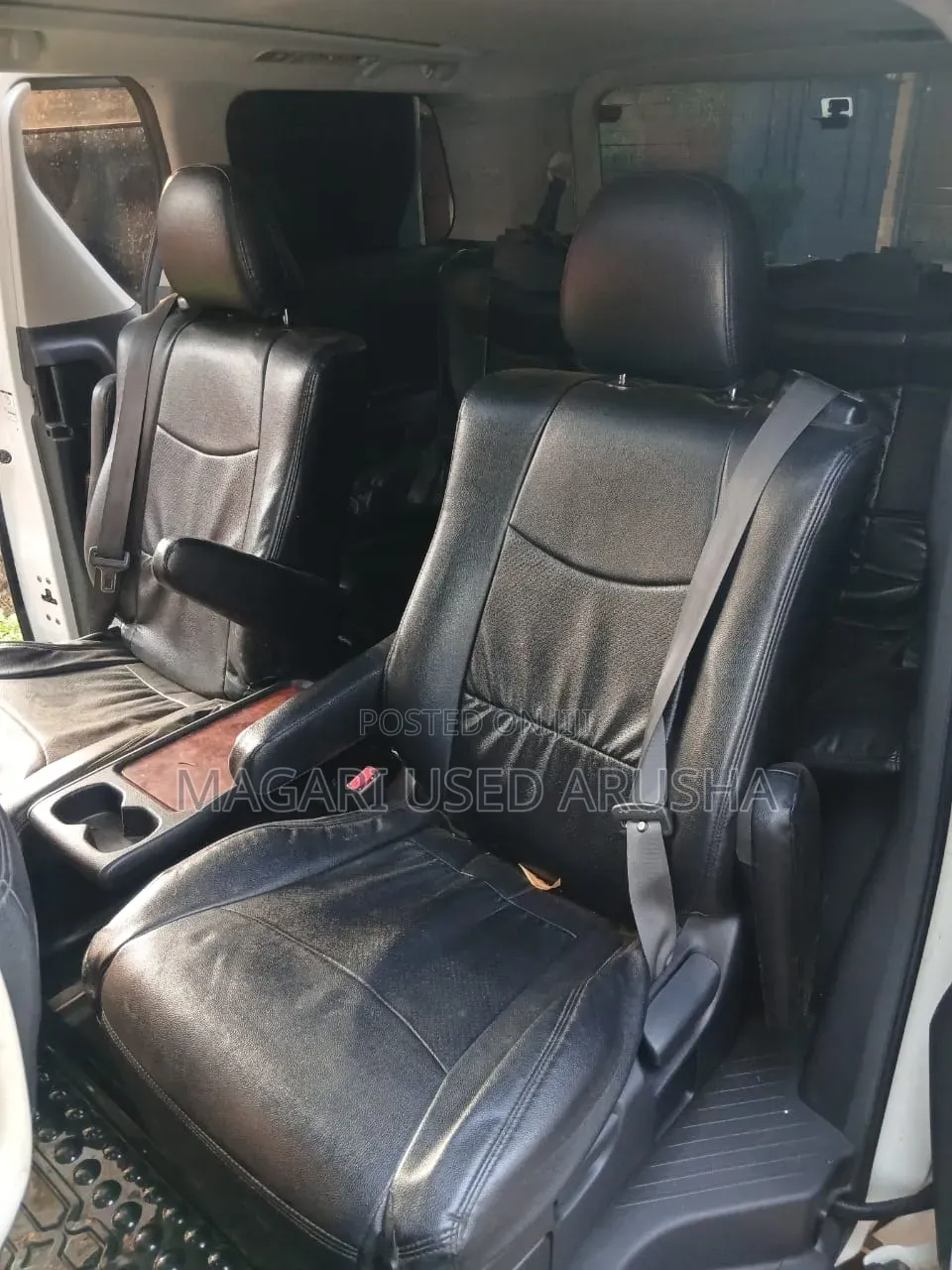Toyota Vellfire 2011 White