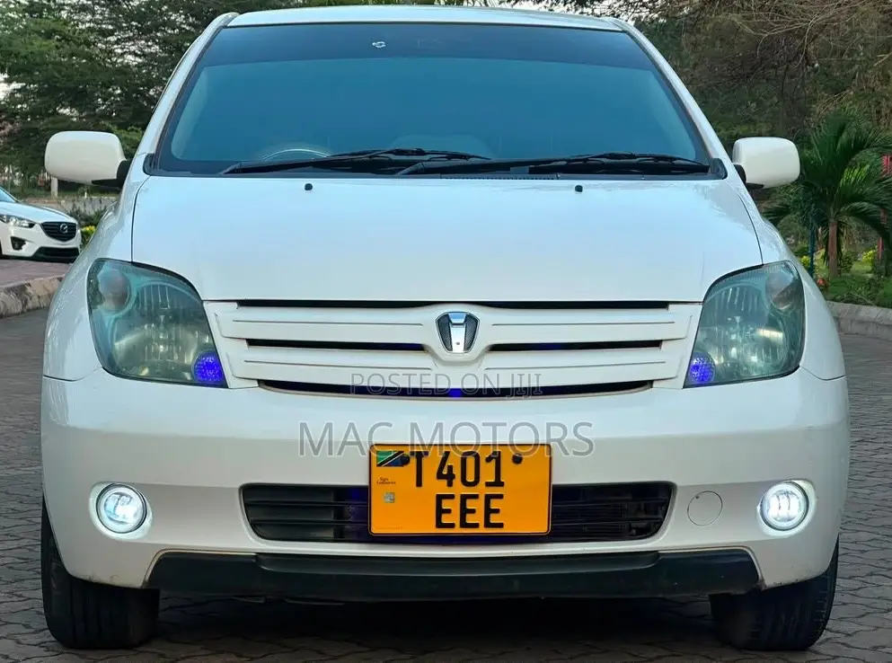 Toyota IST 2005 White