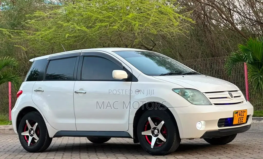 Toyota IST 2005 White