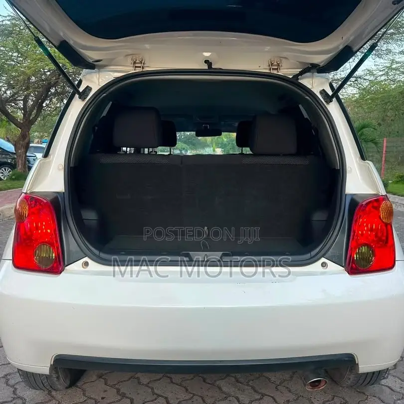 Toyota IST 2005 White