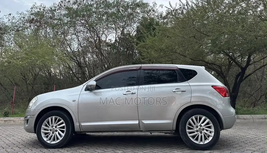 Nissan Dualis 2010 Silver