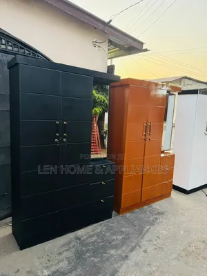 Kabati Languo Milango Mitatu Color Black