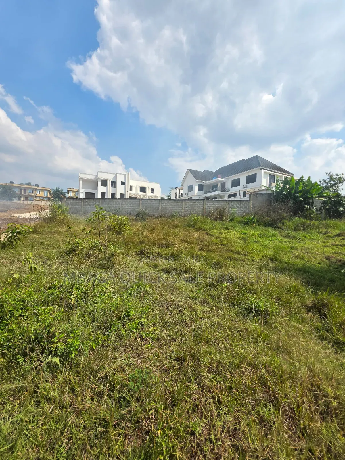 Plot Area SQM 950 for Sale TSH 120,000,000ml Located in Madale Kontena