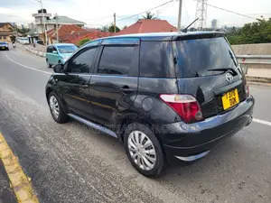 Toyota IST 2005 Black