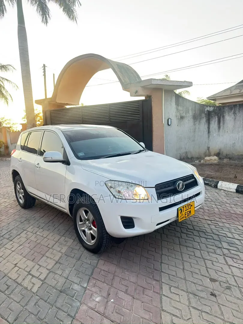 Toyota RAV4 2008 White