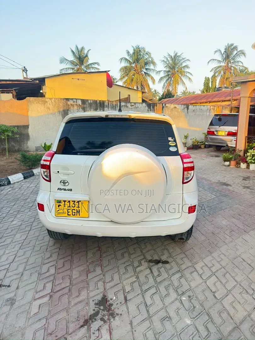 Toyota RAV4 2008 White