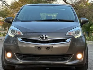 Toyota Ractis 2015 Gray