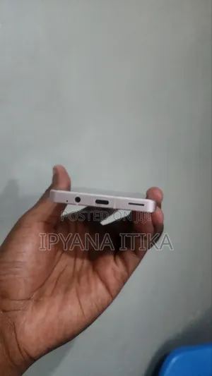 Sharp Aquos sense7 128 GB Silver