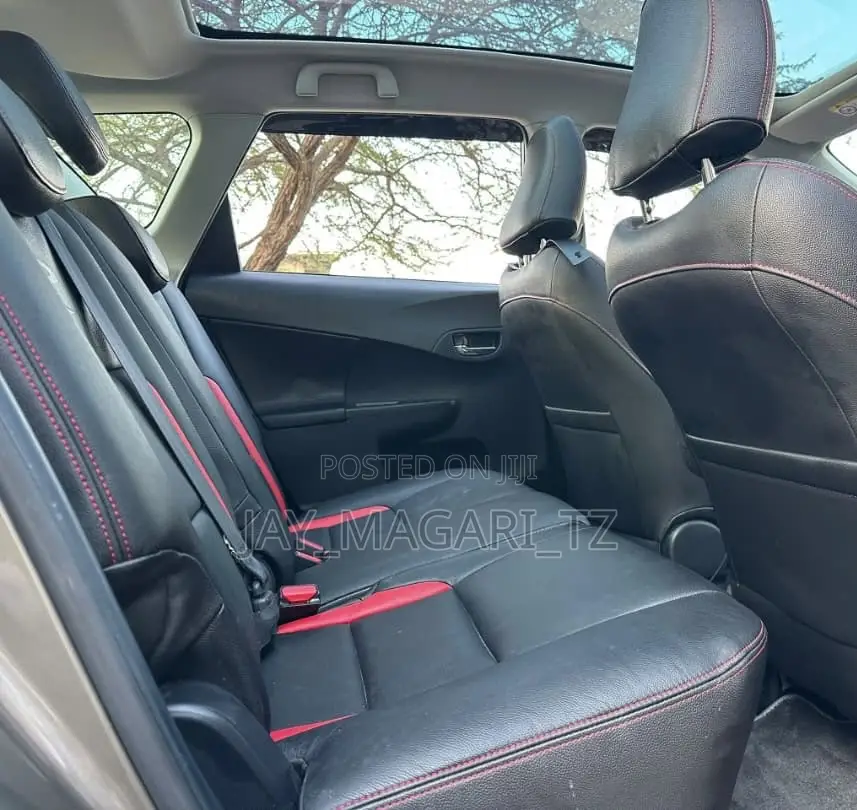 Toyota Ractis 2011 Gray