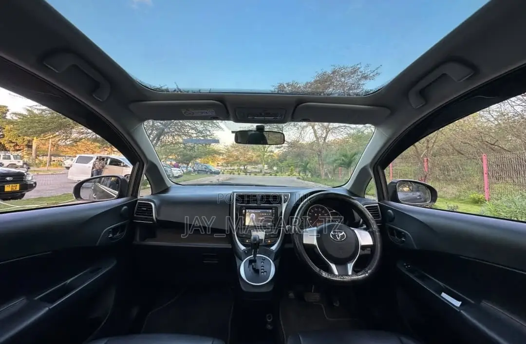 Toyota Ractis 2011 Gray