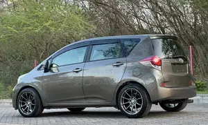 Toyota Ractis 2011 Gray