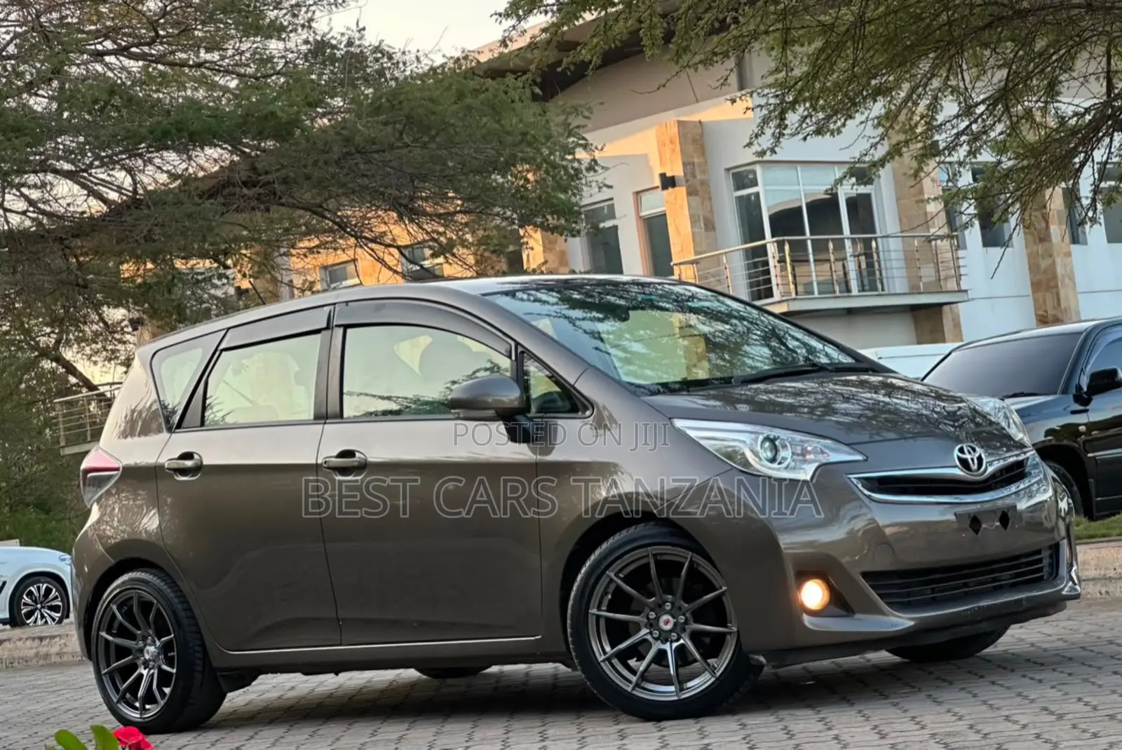 Toyota Ractis 2015 Gray