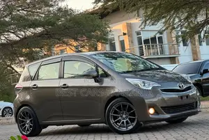 Toyota Ractis 2015 Gray