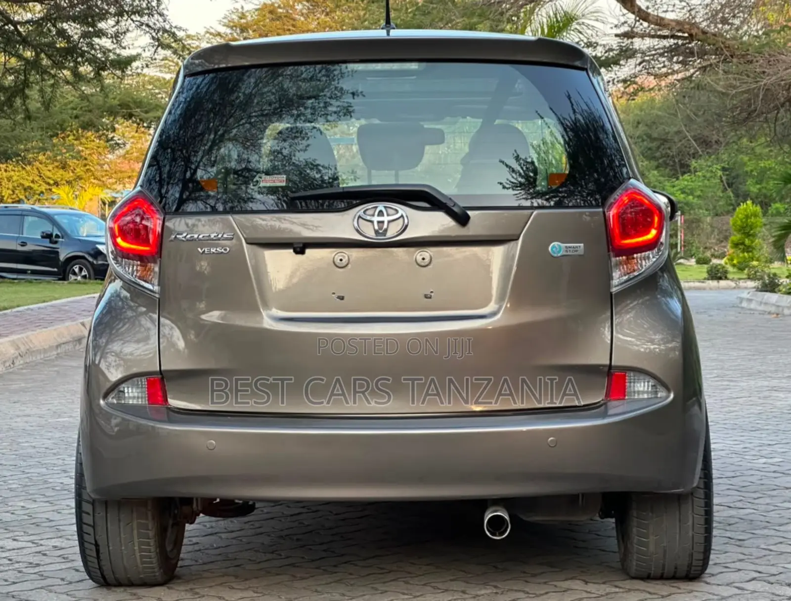 Toyota Ractis 2015 Gray