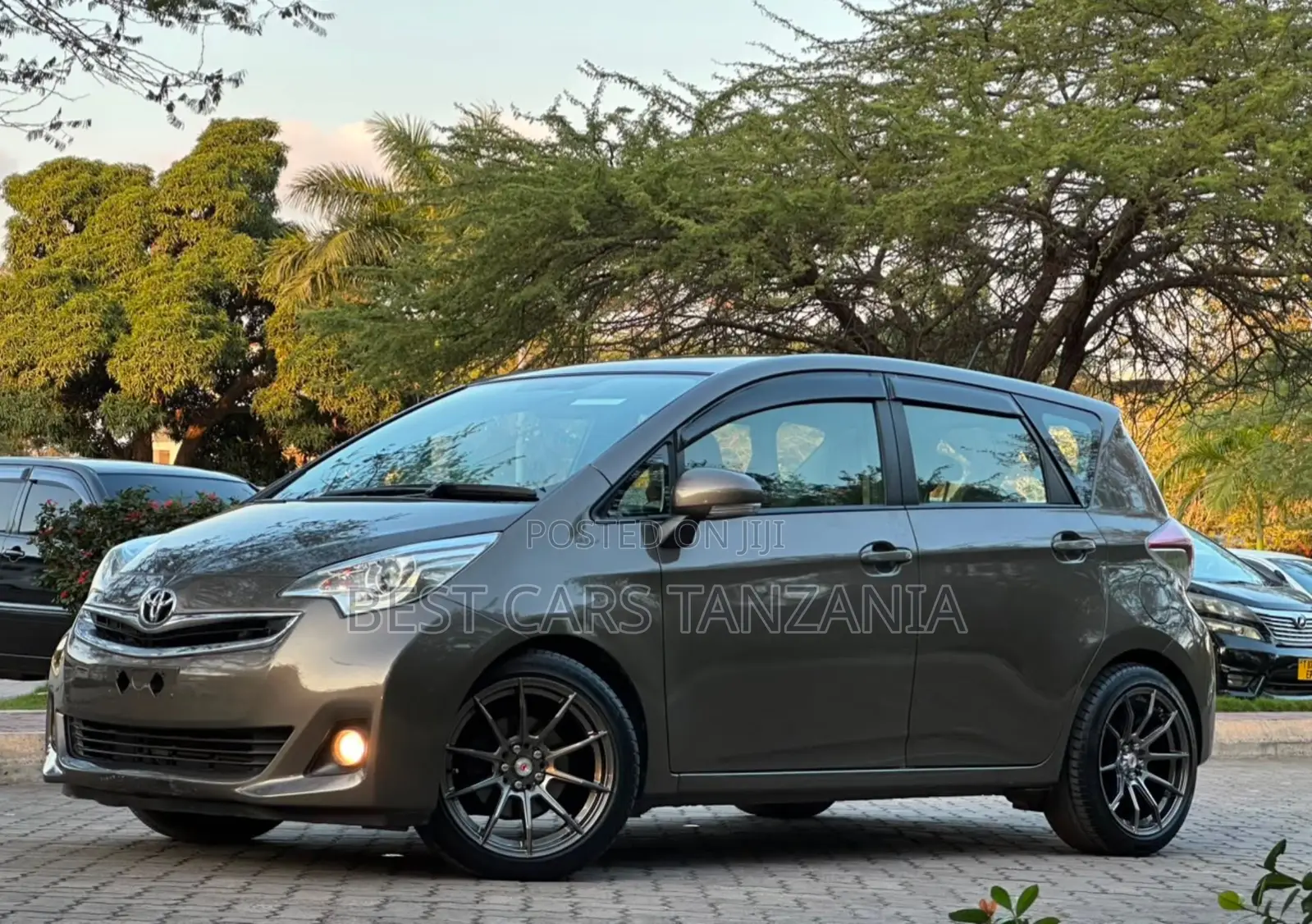 Toyota Ractis 2015 Gray