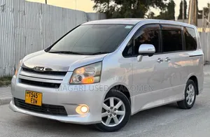 Toyota Noah 2008 Silver