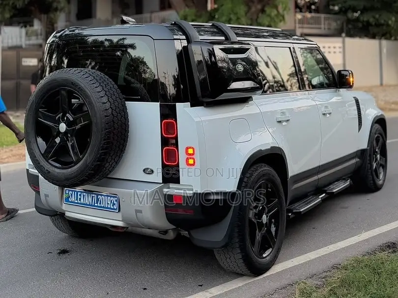 Land Rover Defender 2021 White