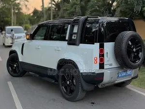 Land Rover Defender 2021 White