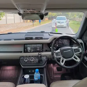Land Rover Defender 2021 White