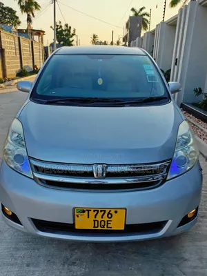 Toyota ISIS 2006 Silver
