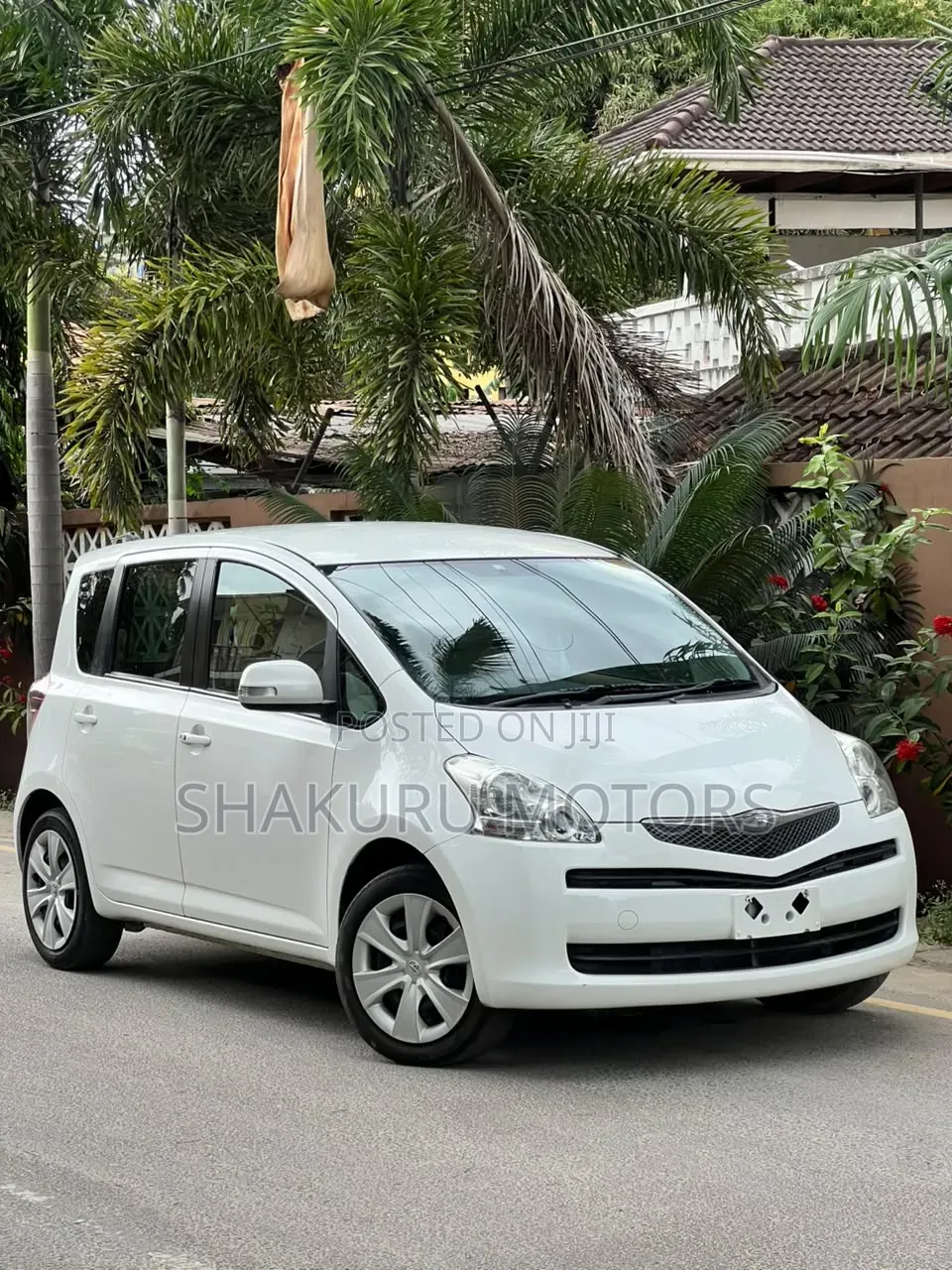Toyota Ractis 2010 White