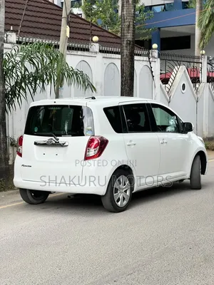 Toyota Ractis 2010 White