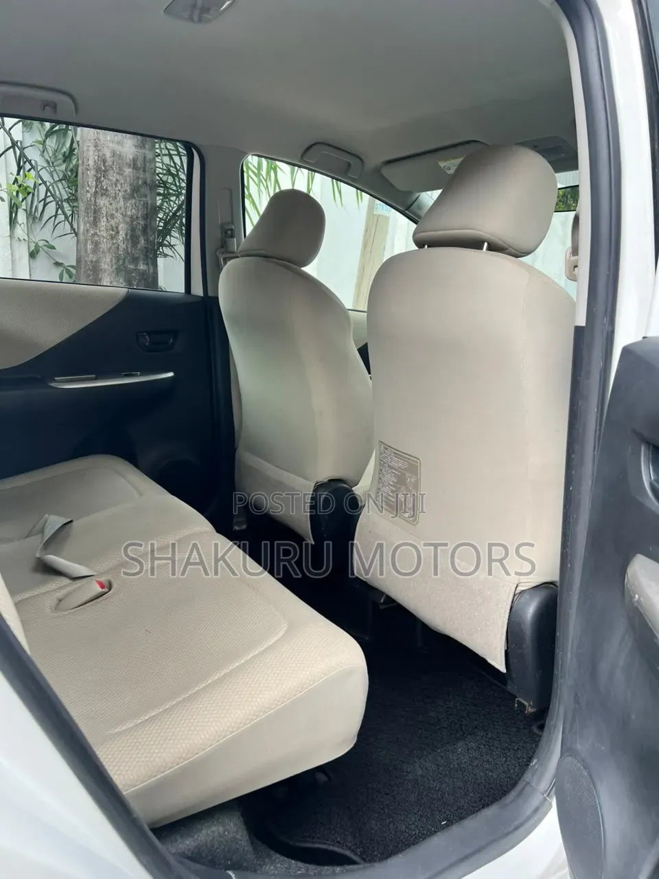 Toyota Ractis 2010 White