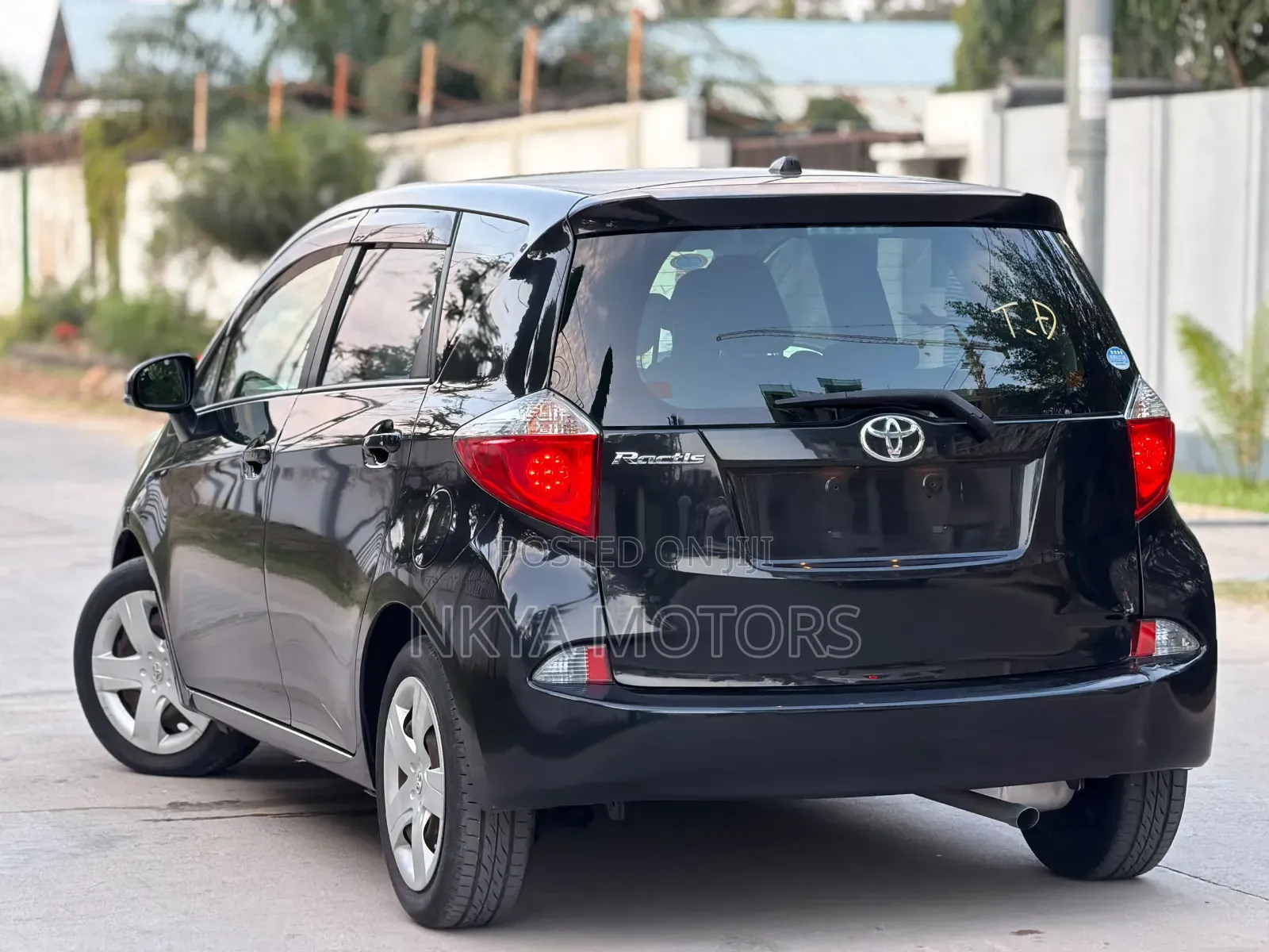 Toyota Ractis 2012 Black