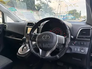 Toyota Ractis 2012 Black