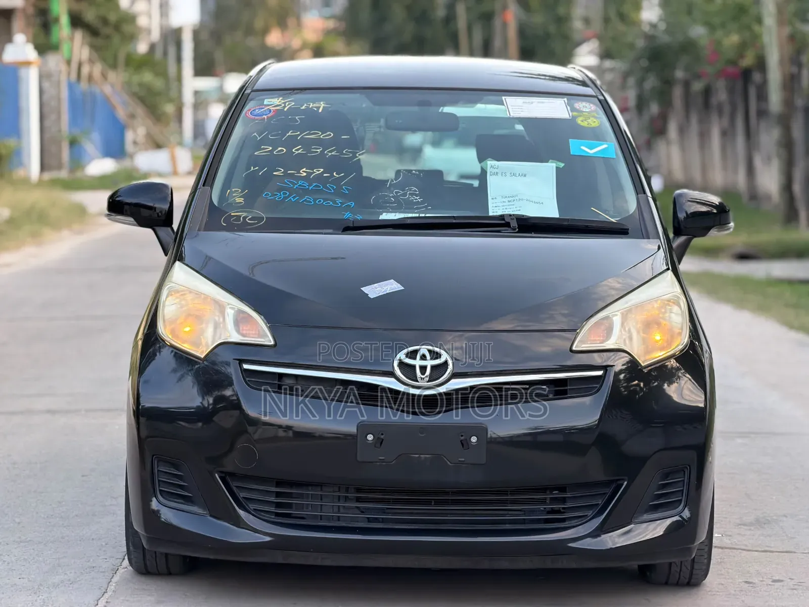 Toyota Ractis 2012 Black