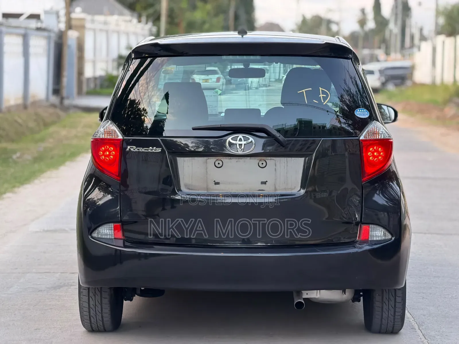 Toyota Ractis 2012 Black