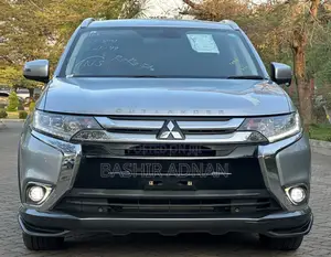 Mitsubishi Outlander 2015 Silver