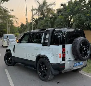 Land Rover Defender 2021 White